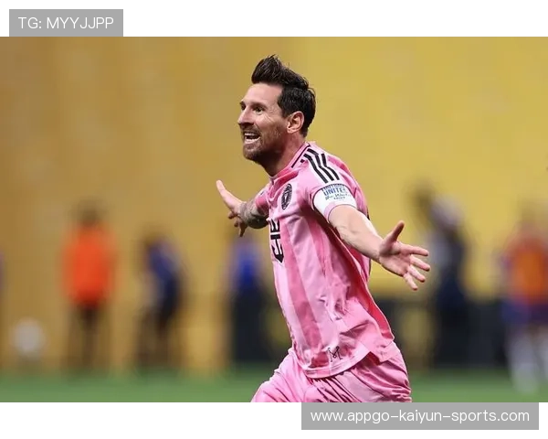 梅西二过一撞墙配合，迈阿密国际打穿肋部，梅西 迈阿密